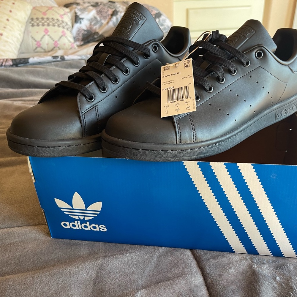 Men’s 11 1/2 Sam Smith Adidas shoes NWT